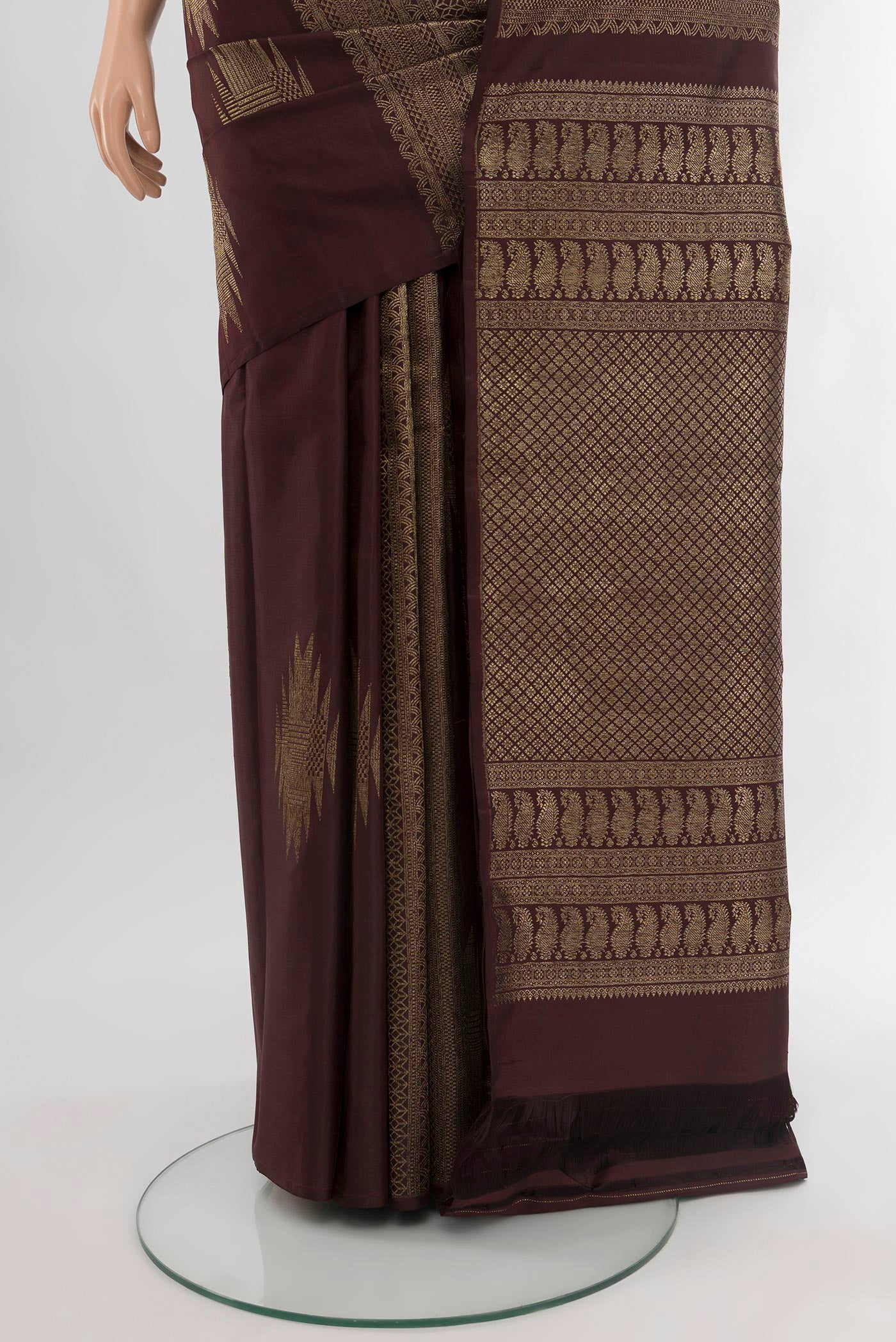 Pleats and pallu of Coffee Brown Kanchipuram Silk Saree with Stripes on the body and Without Border. 