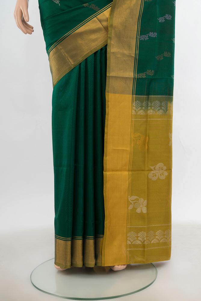 Pleats and pallu of Dark Blue Uppada Silk Saree with Zari Butta on the body and Silk Border. 