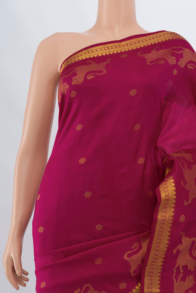 Border image of Dark Pink Kanjivaram Silk Saree with Zari Brocade on the body and Silk Border. 