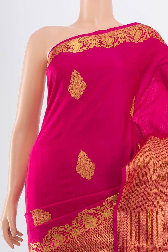 Border image of Pure Silk Pure Zari Magenta Kanchipuram Saree with Zari Butta on the body and Silk Border. 