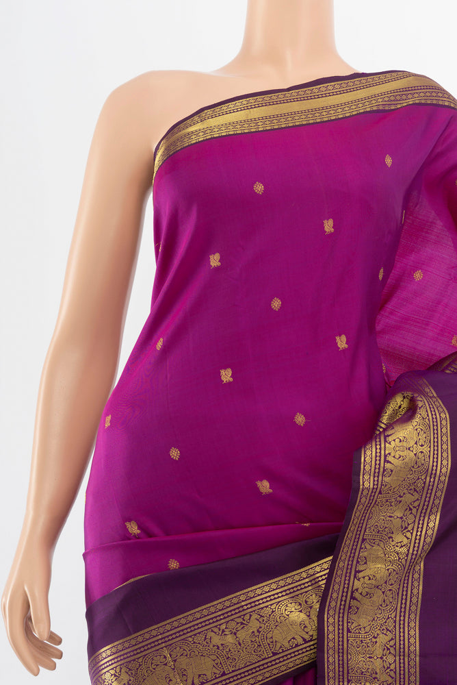 Border image of Pure Silk Pure Zari Purple Kanchipuram Saree with Zari Butta on the body and Silk Border. 