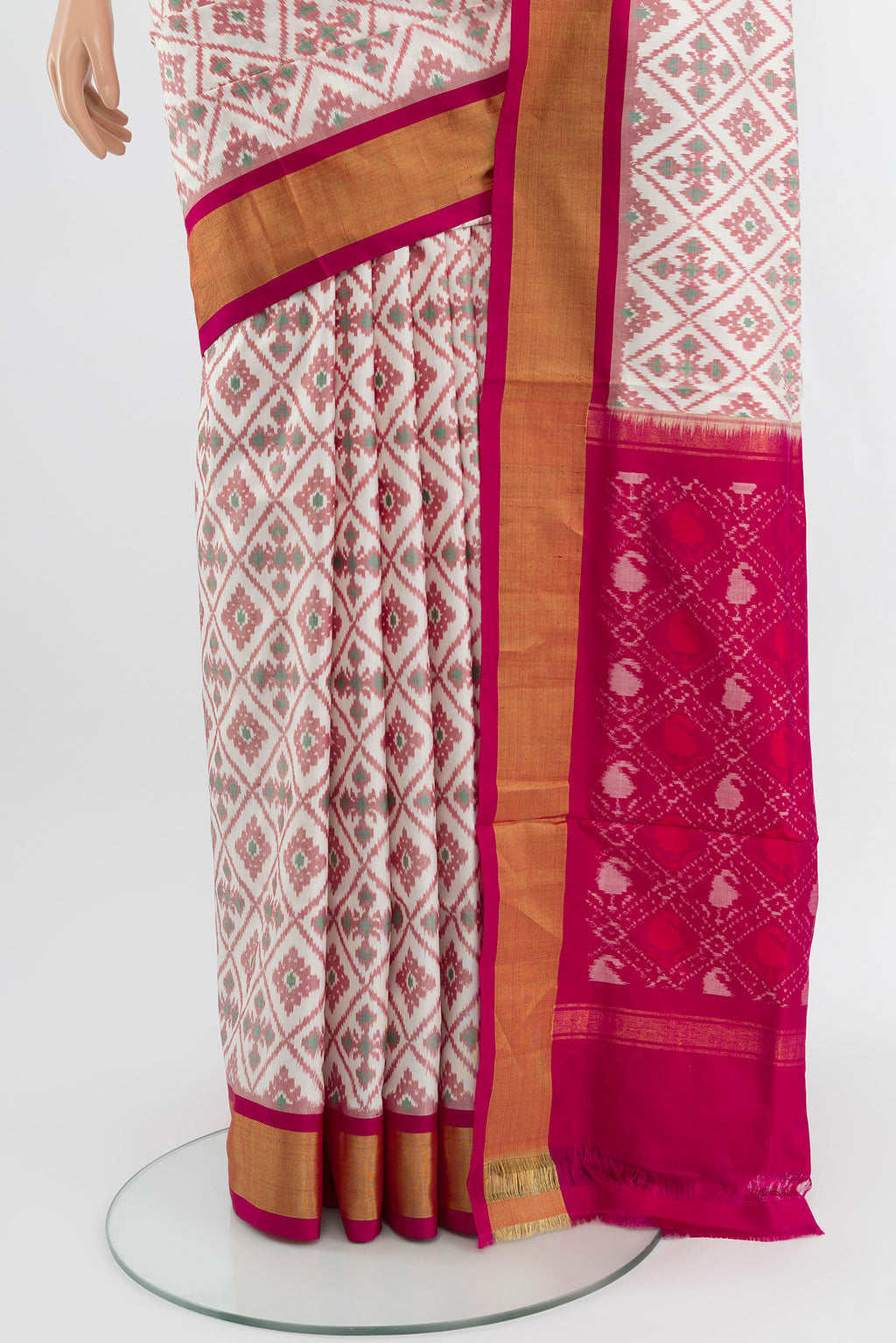 Pleats and pallu of White Pochampally Silk Saree with Pure Ikat on the body and Zari Border. 