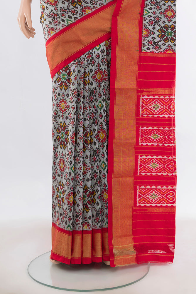 Pleats and pallu of Davys Grey Pochampally Saree with Ikat Print on the body and Silk Border. 