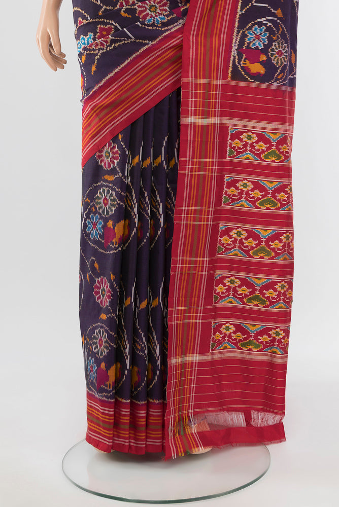 Pleats and pallu of Navy Blue Pochampally Saree with Ikat Print on the body and Silk Border. 