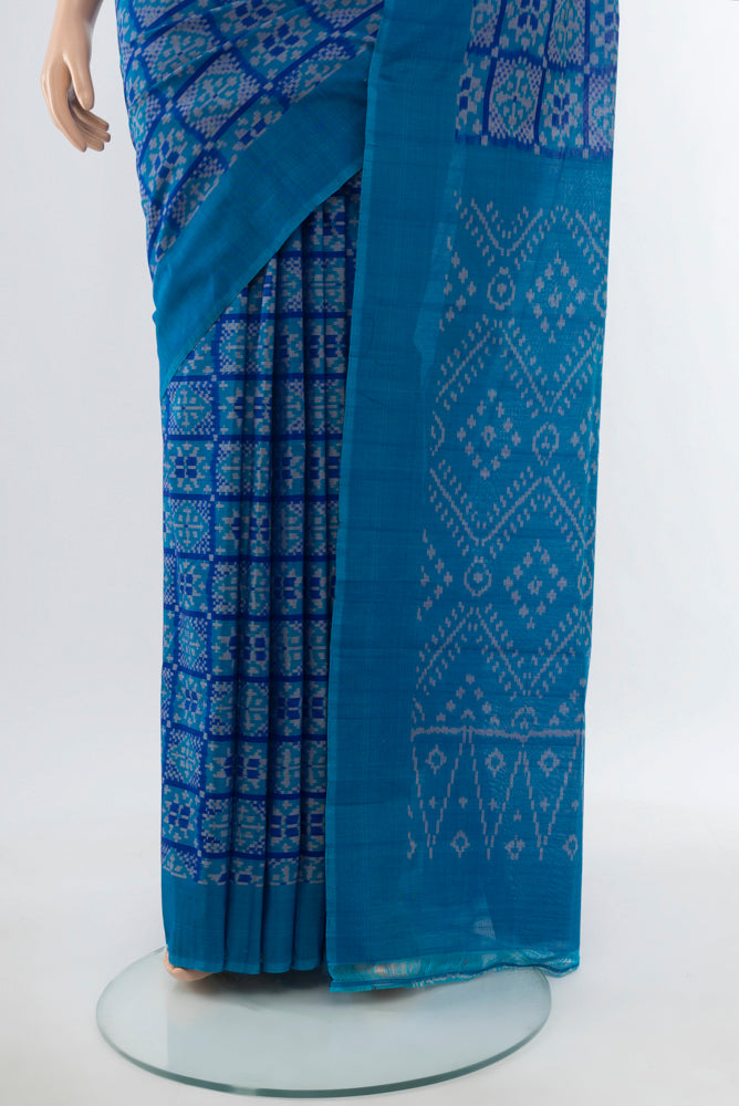 Pleats and pallu of Blue Pochampally Saree with Ikat Print on the body and Silk Border. 