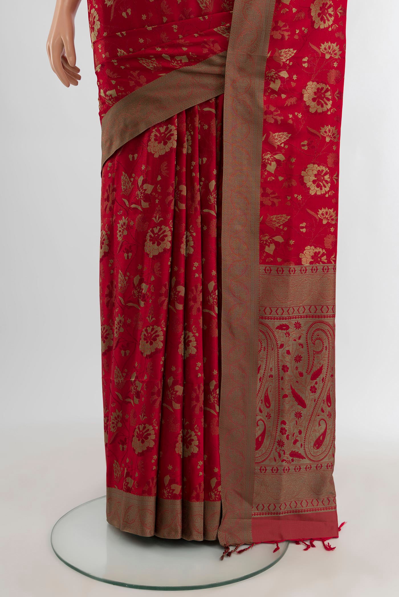 Pleats and pallu of Deep Red Soft Silk Saree with Jacquard design on the body and Thread Border. 