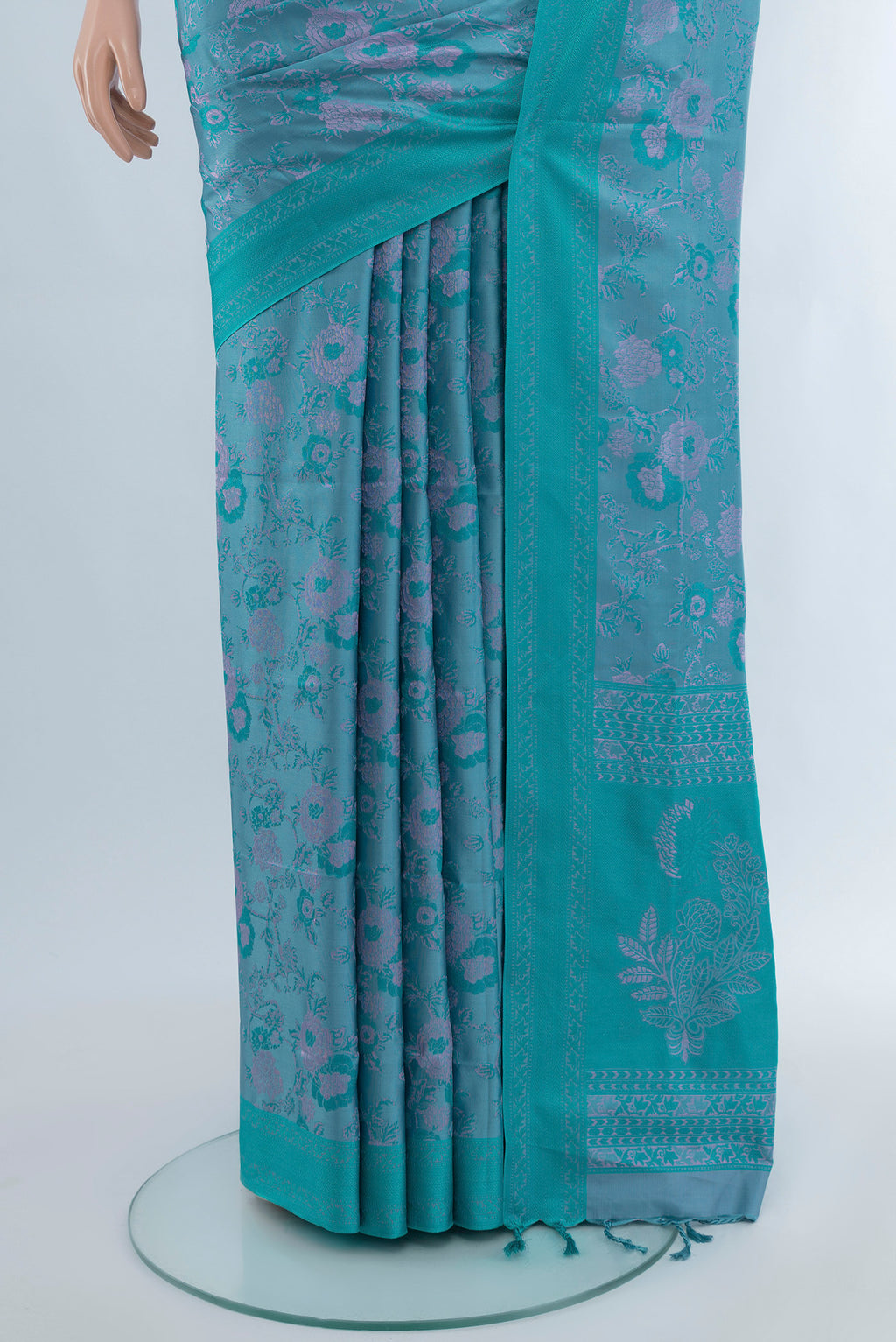Pleats and pallu of Lavender Soft Silk Saree with Thread Butta on the body and Silk Border. 