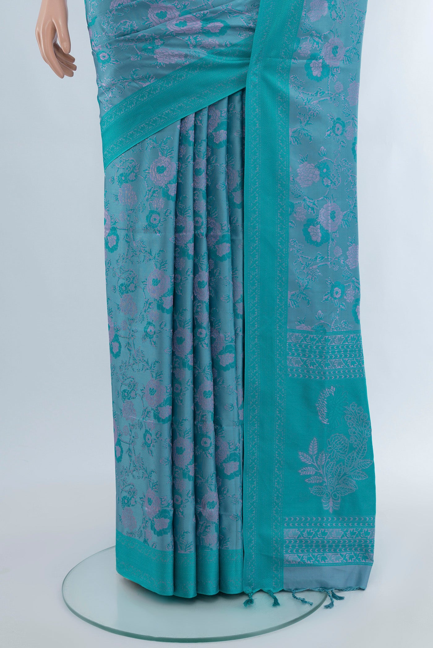 Pleats and pallu of Lavender Soft Silk Saree with Thread Butta on the body and Silk Border. 