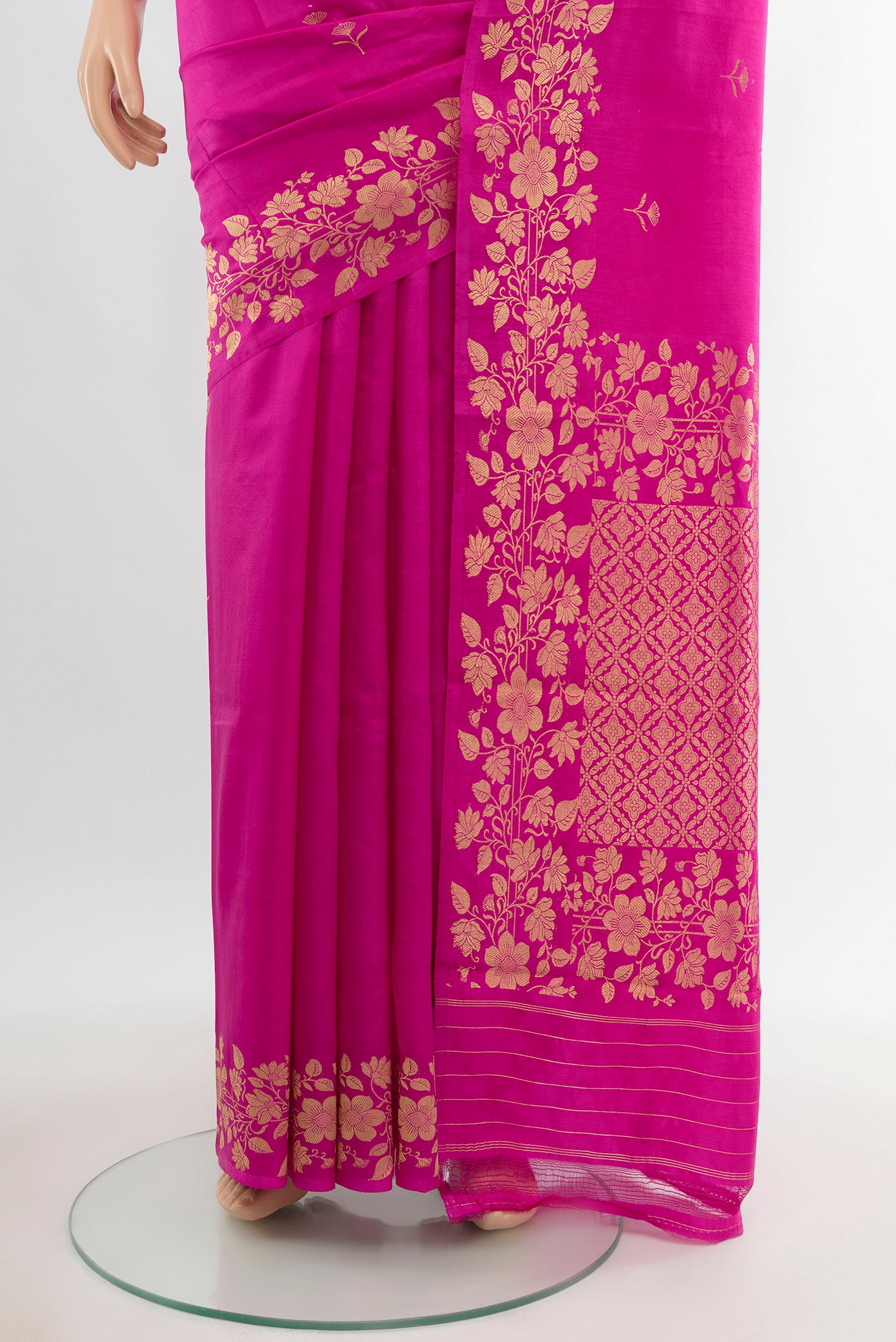Pleats and pallu of Rani Pink Banarasi Katan Silk Saree with Zari Butta on the body and Zari Border. 