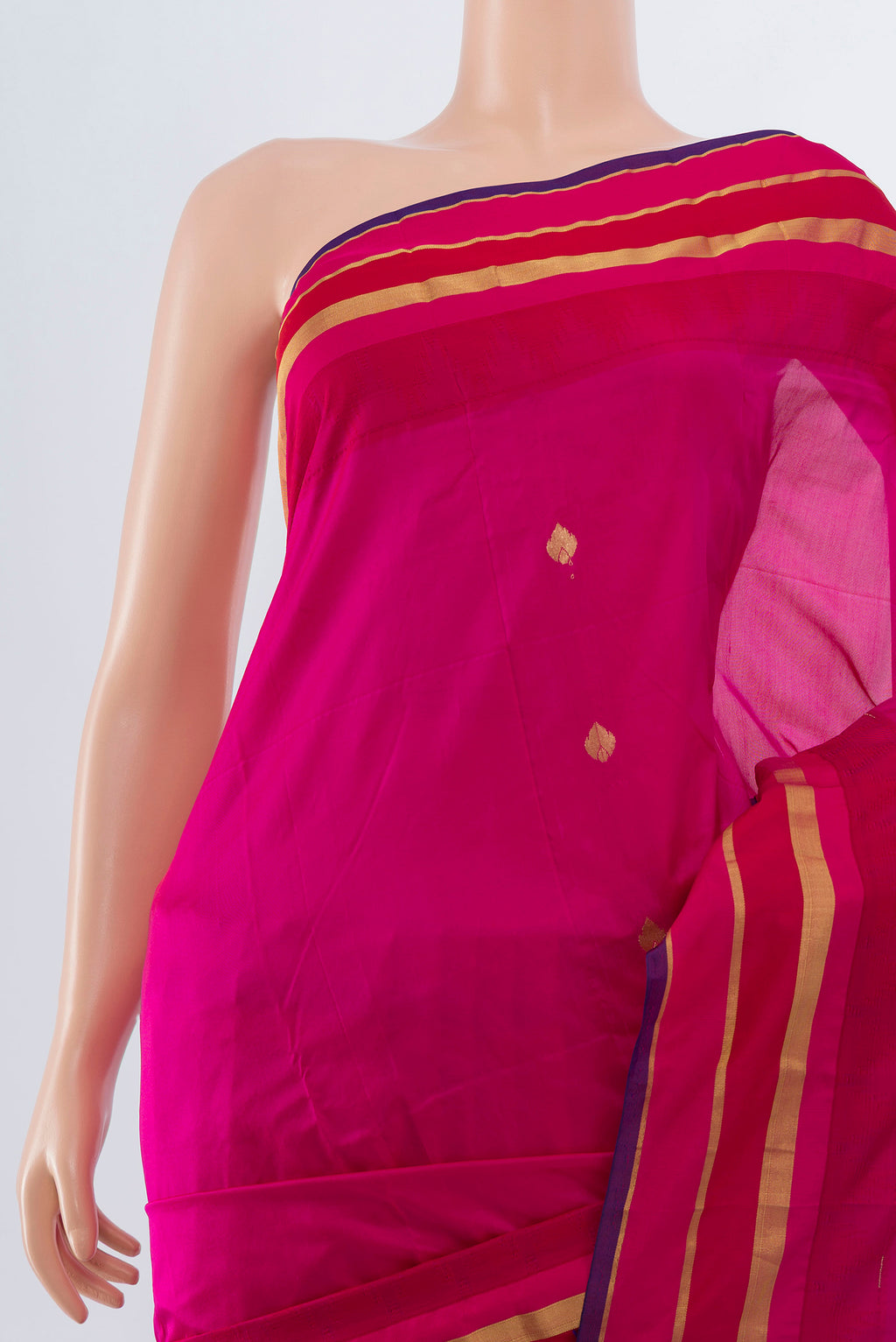 Border image of Rani Pink Bangalore Silk Saree with Zari Butta on the body and Silk Border. 