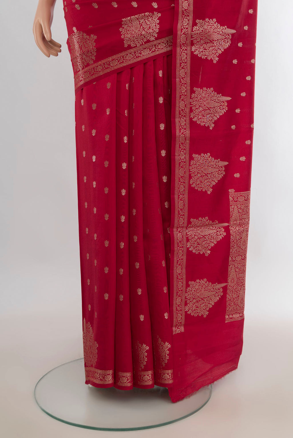 Pleats and pallu of Pure Silk Maroon Banarasi Raw Saree with Zari Butta on the body and Silk Border. 