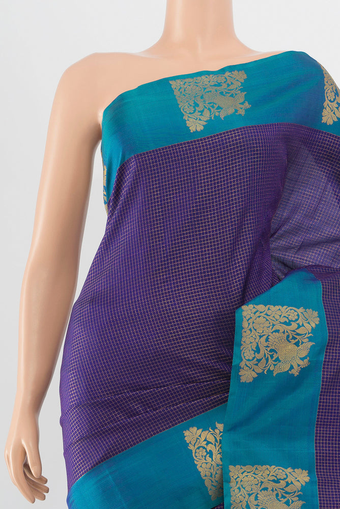 Border image of Pure Silk Pure Zari Violet Kanjivaram Saree with Zari Butta on the body and Silk Border. 