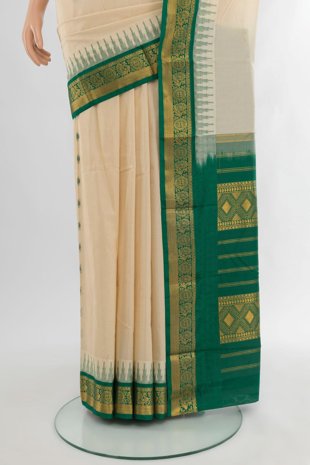 Pleats and pallu of Cream Bangalore Silk - kadyal Saree with Plain Body and Zari Border. 