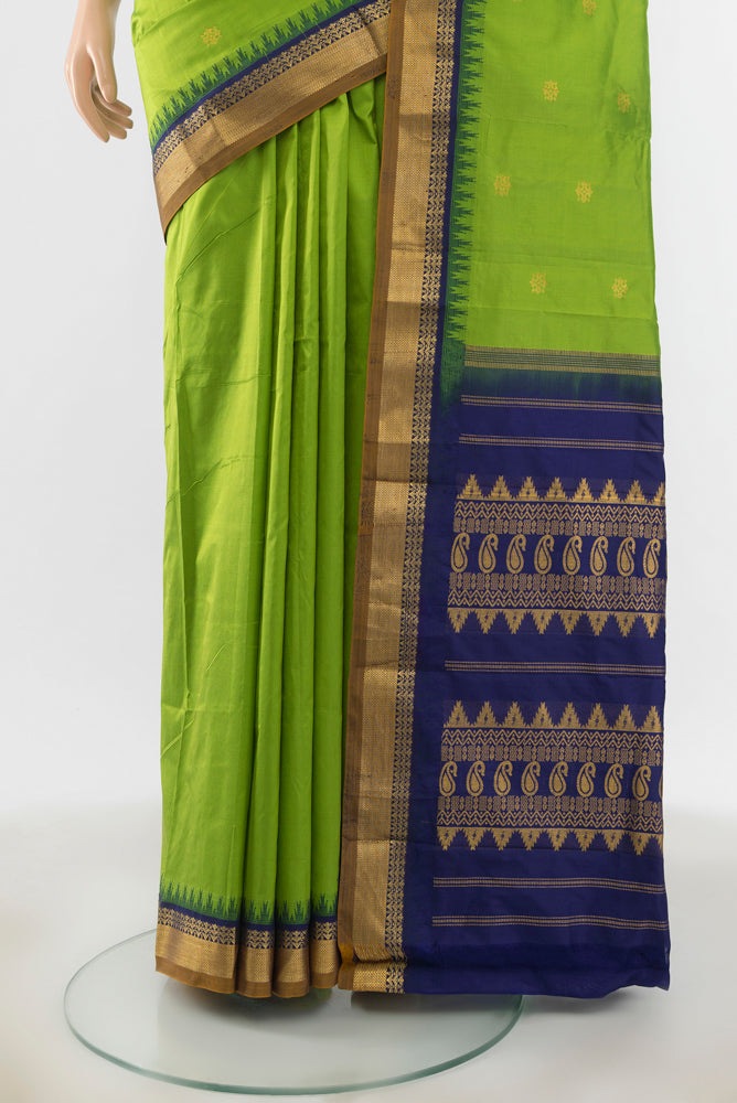 Pleats and pallu of Parrot Green Bangalore Silk - kadyal Saree with Plain Body and Silk Border. 