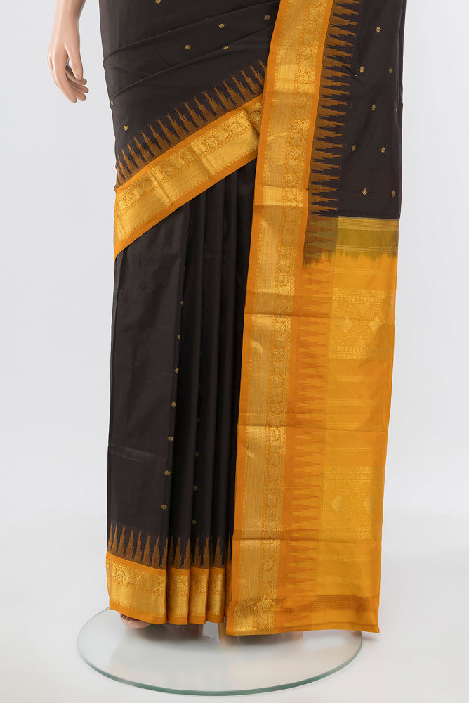 Pleats and pallu of Pure Silk Pure Zari Black Bangalore Saree with Zari Brocade on the body and Silk Border. 