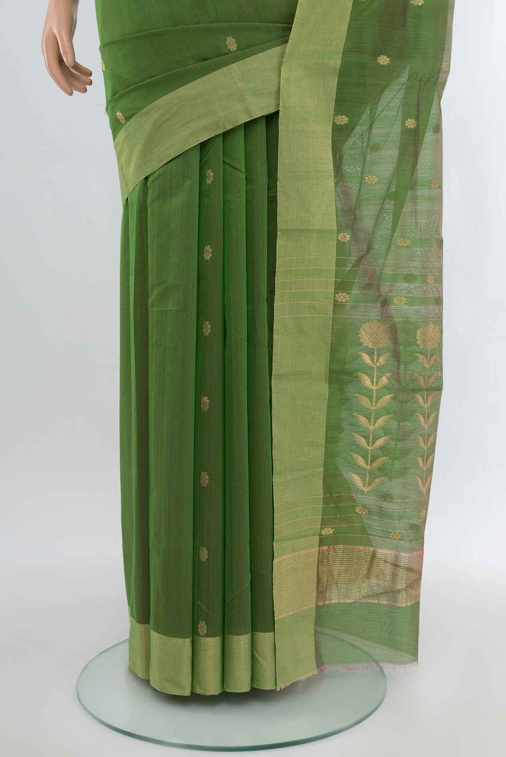 Pleats and pallu of Light Green Chanderi Silk Cotton Saree with Zari Butta on the body and Zari Border. 