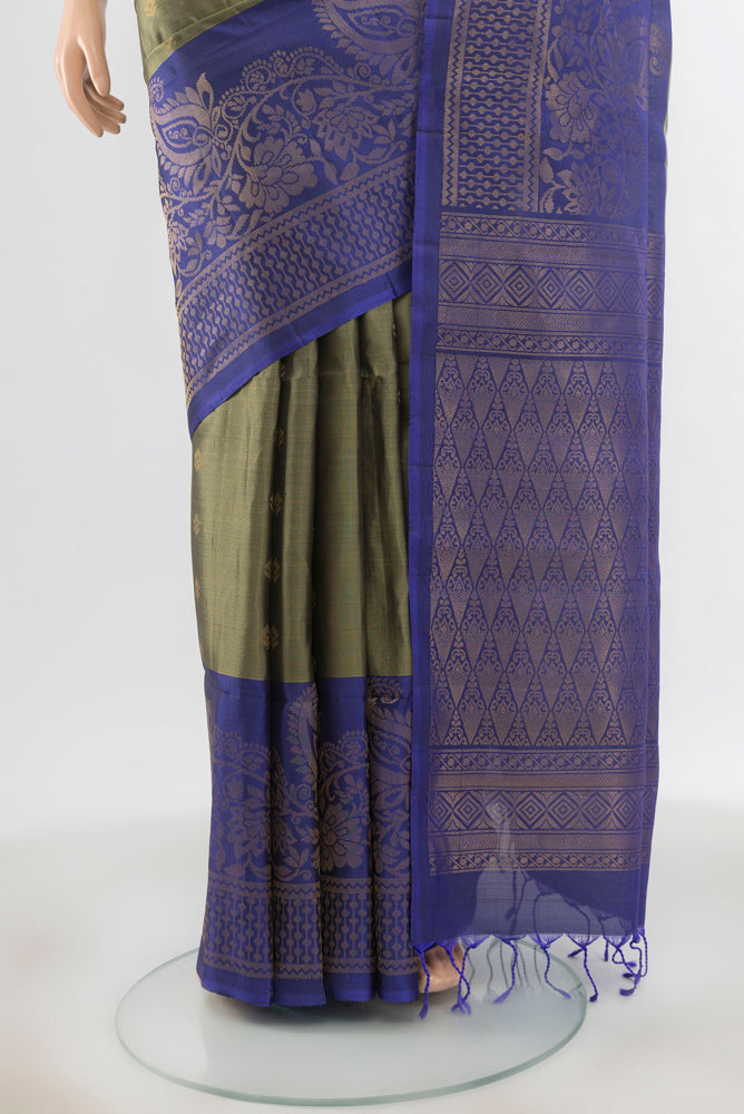 Pleats and pallu of Pure Silk Pure Zari Davys Grey Soft Saree with Zari Butta on the body and Silk Border. 