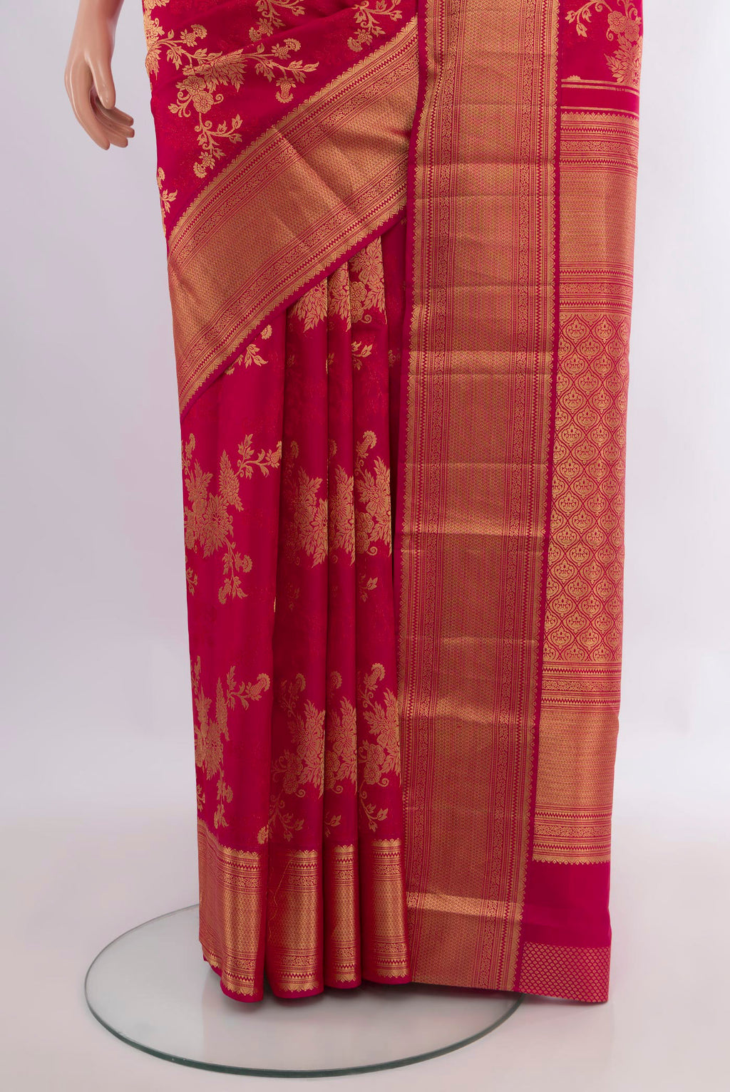 Pleats and pallu of Pure Silk Dark Pink Kanjivaram Saree with Zari Brocade on the body and Zari Border. 