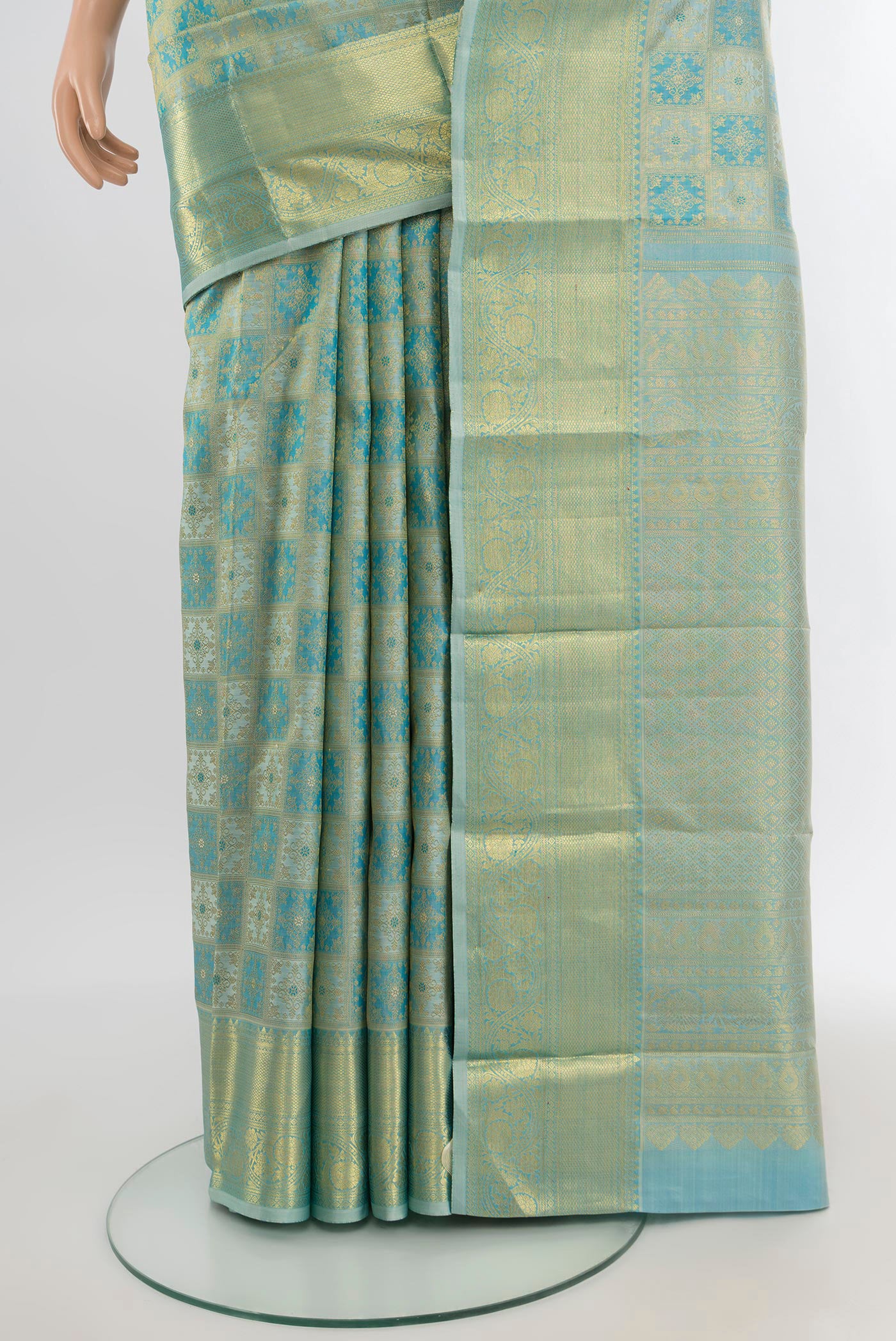 Pleats and pallu of Sky Blue Kanchipuram Silk Saree with Zari Brocade on the body and Zari Border. 