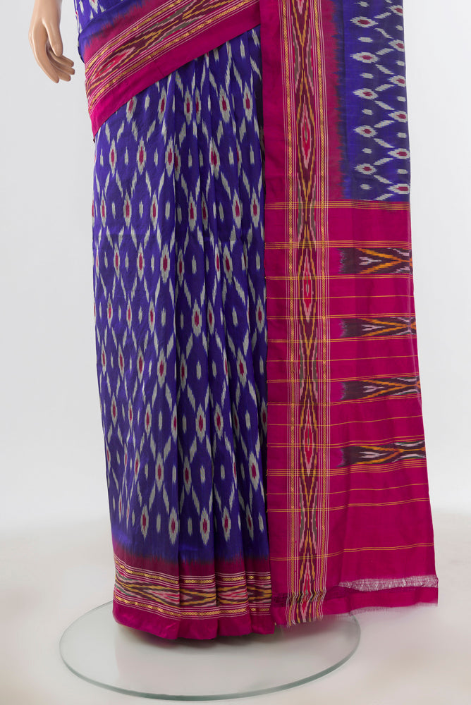 Pleats and pallu of Navy Blue Pochampally Saree with Zari Butta on the body and Silk Border. 