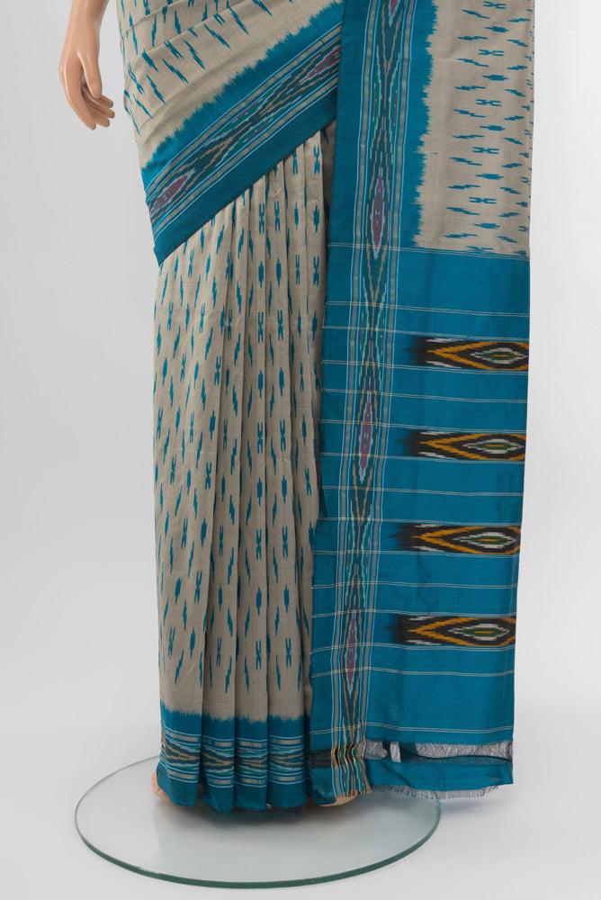 Pleats and pallu of Davys Grey Pochampally Saree with Ikat Print on the body and Silk Border. 