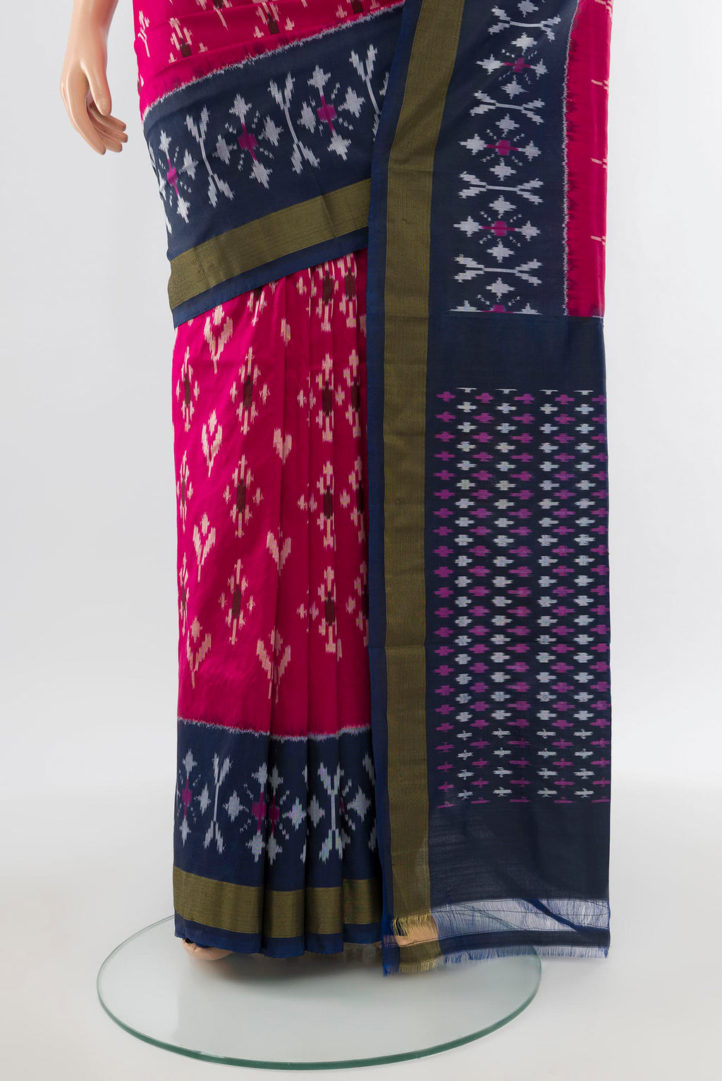 Pleats and pallu of Purple Pochampally Saree with Ikat Print on the body and Silk Border. 