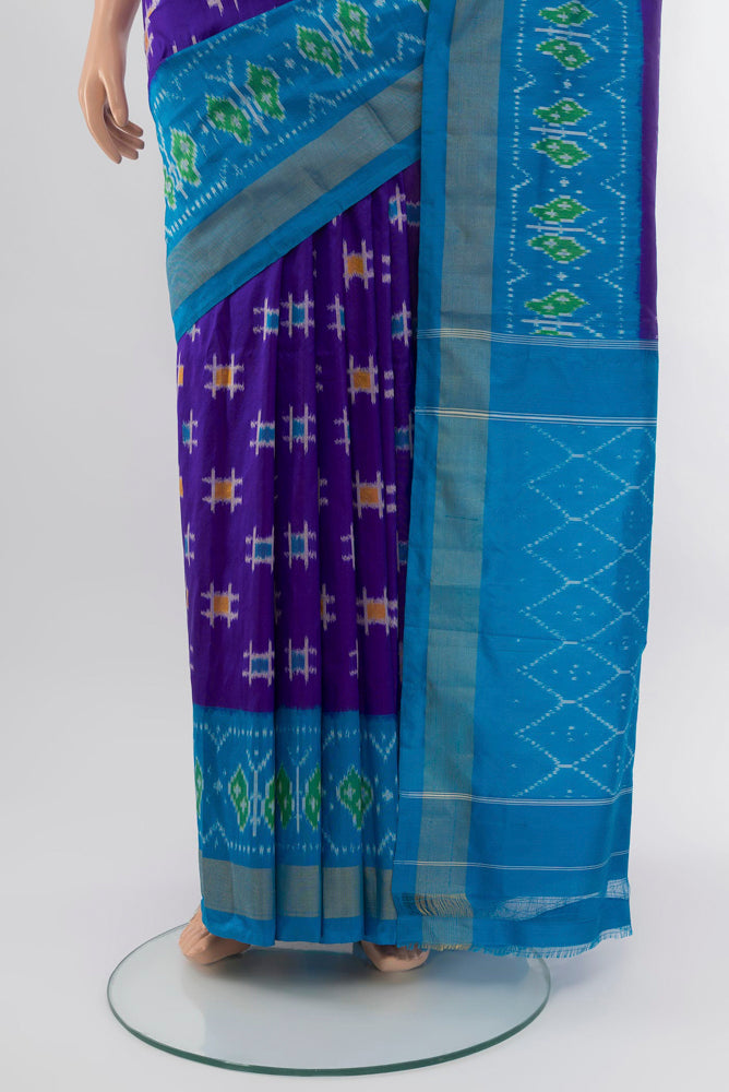 Pleats and pallu of Violet Pochampally Saree with Ikat Print on the body and Silk Border. 