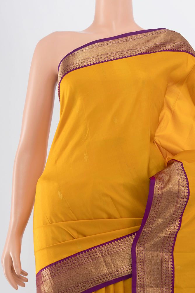 Border image of Pure Silk Pure Zari Yellow Kanchipuram Saree with Zari Butta on the body and Silk Border. 