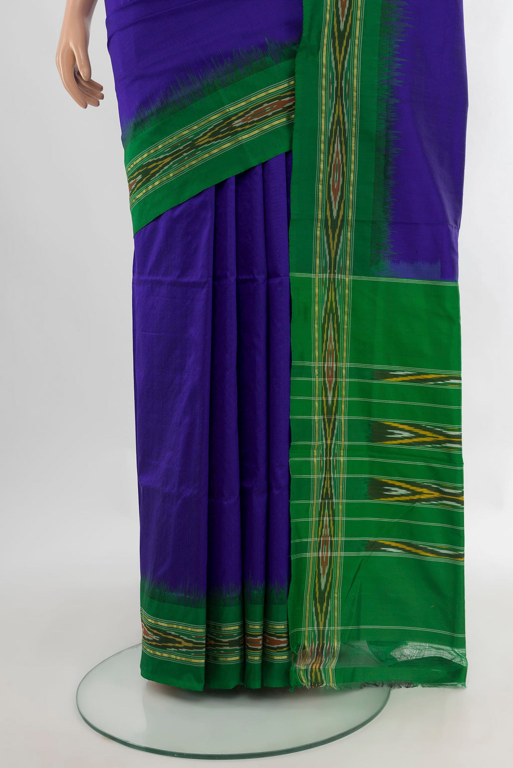 Pleats and pallu of Pure Silk Dark Blue Pochampally Saree with Plain Body and Ikat Border. 