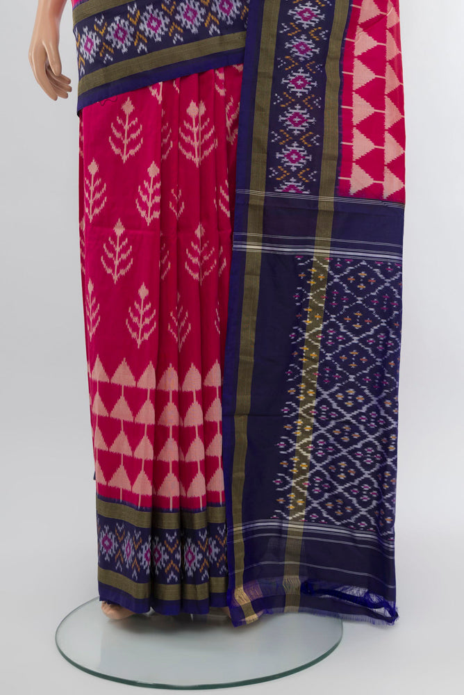 Pleats and pallu of Dark Pink Pochampally Saree with Ikat Print on the body and Silk Border. 