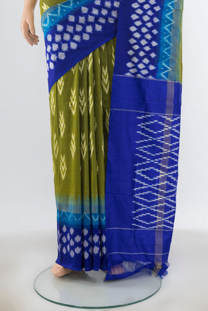 Pleats and pallu of Light Green Pochampally Saree with Ikat Print on the body and Silk Border. 