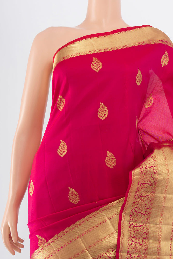Border image of Pure Silk Pure Zari Dark Pink Kanjivaram Saree with Zari Butta on the body and Silk Border. 