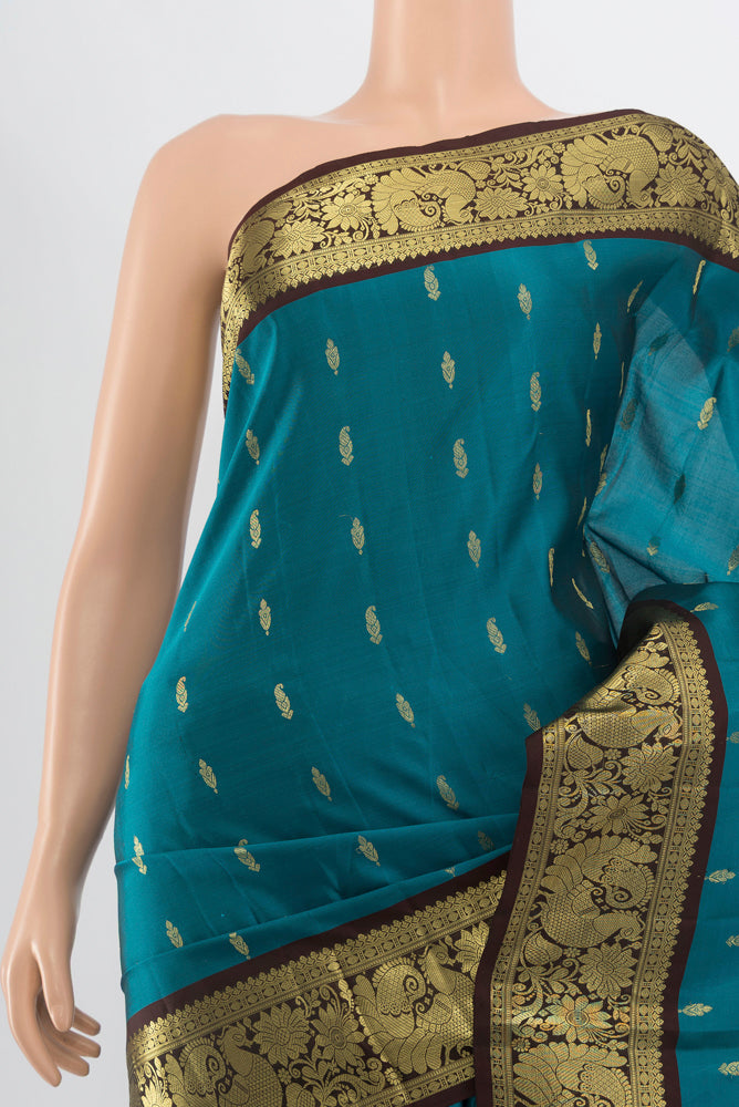 Border image of Pure Silk Pure Zari Dark Blue Kanchipuram Saree with Zari Butta on the body and Silk Border. 