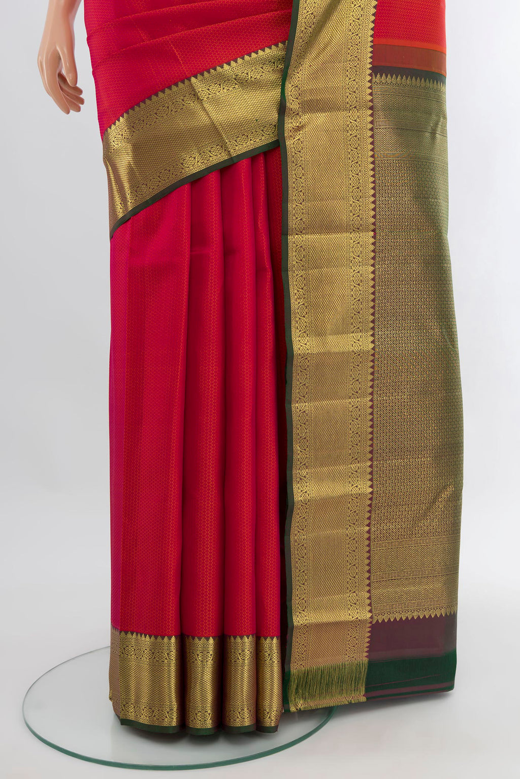 Pleats and pallu of Pink Kanjivaram Silk Saree with Jacquard design on the body and Zari Border. 