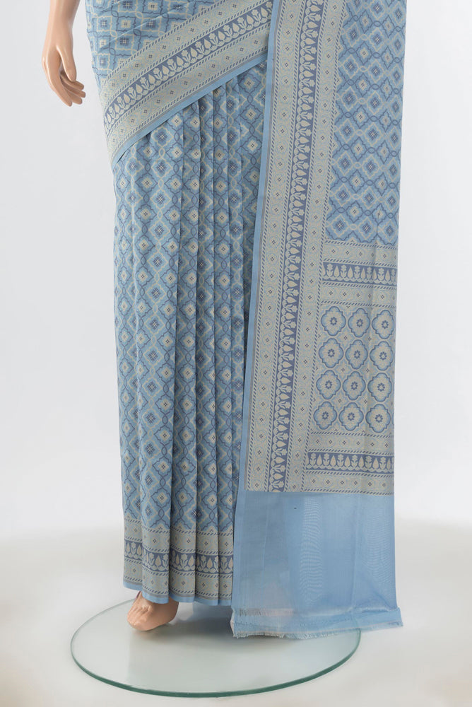 Pleats and pallu of Lavender Banarasi Kora Silk Saree with Plain Body and Silk Border. 