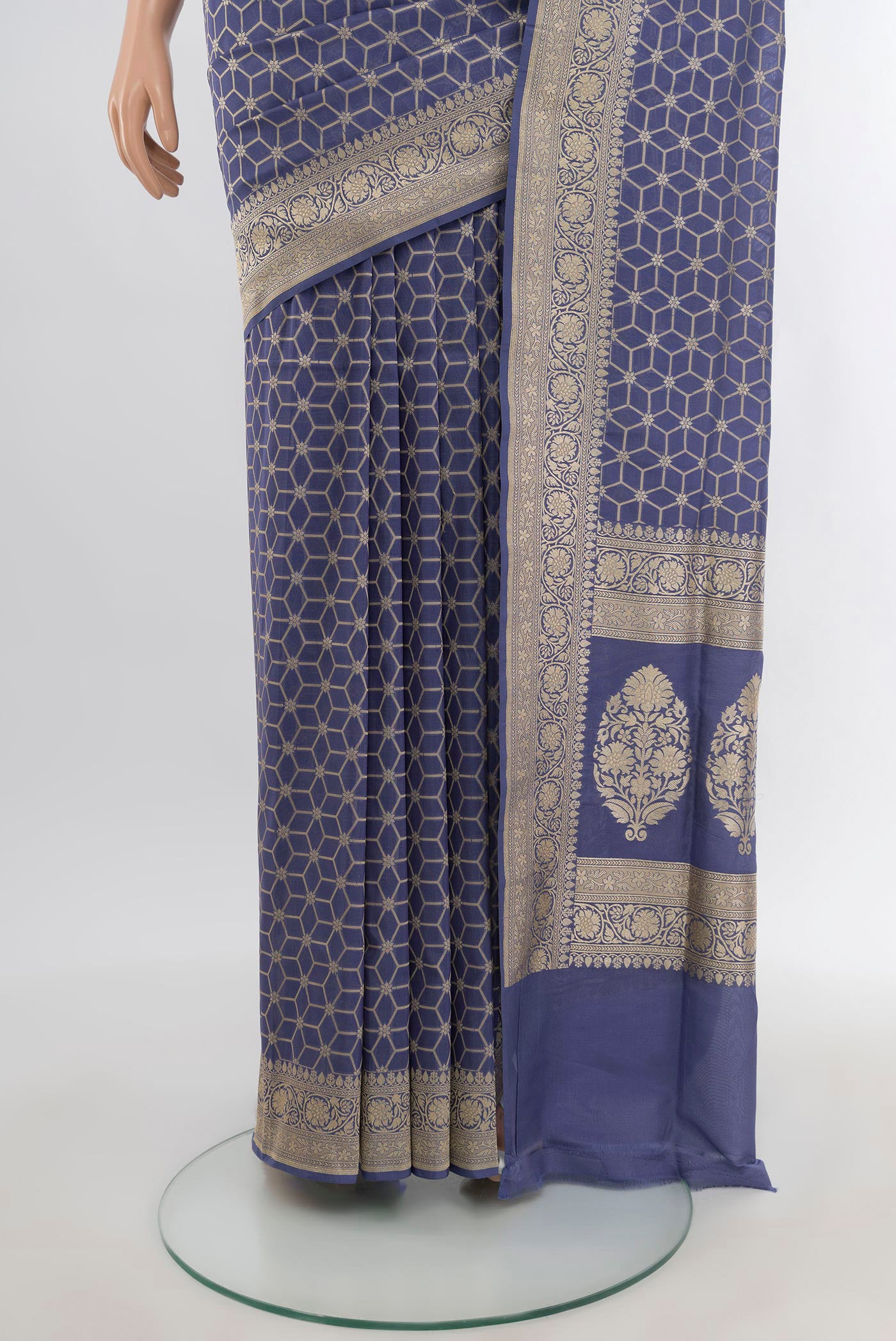 Pleats and pallu of Lilac Banarasi Silk Saree with Zari Butta on the body and Zari Border. 