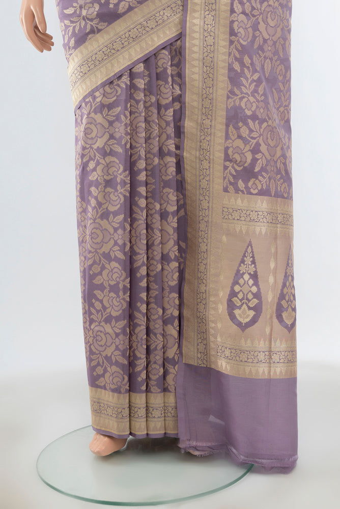 Pleats and pallu of Lavender Banarasi Silk Saree with Zari Butta on the body and Silk Border. 