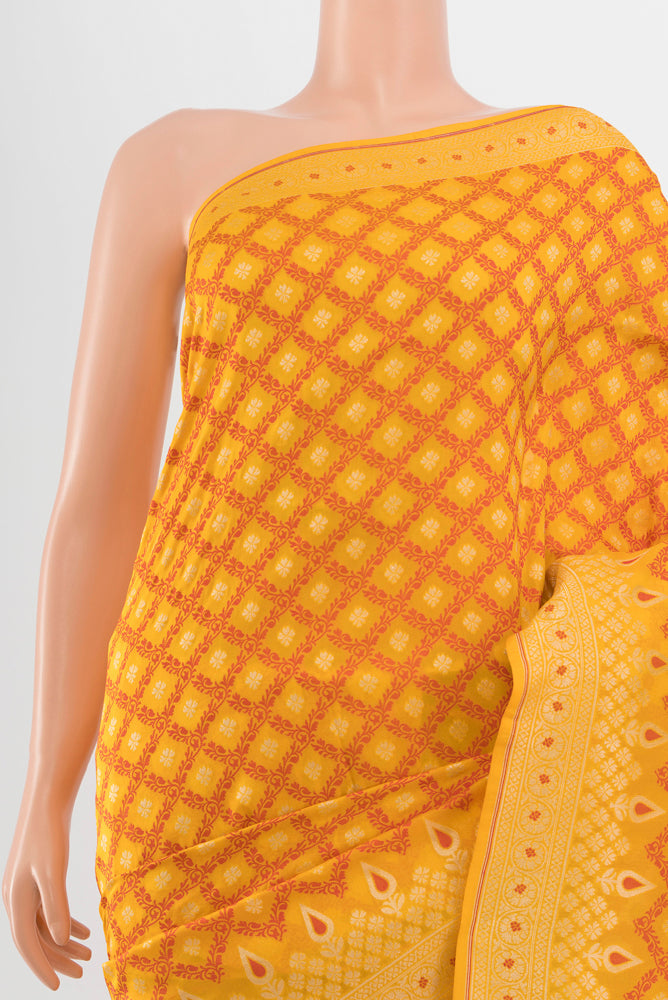 Border image of Yellow Banarasi Silk Saree with Zari Butta on the body and Silk Border. 