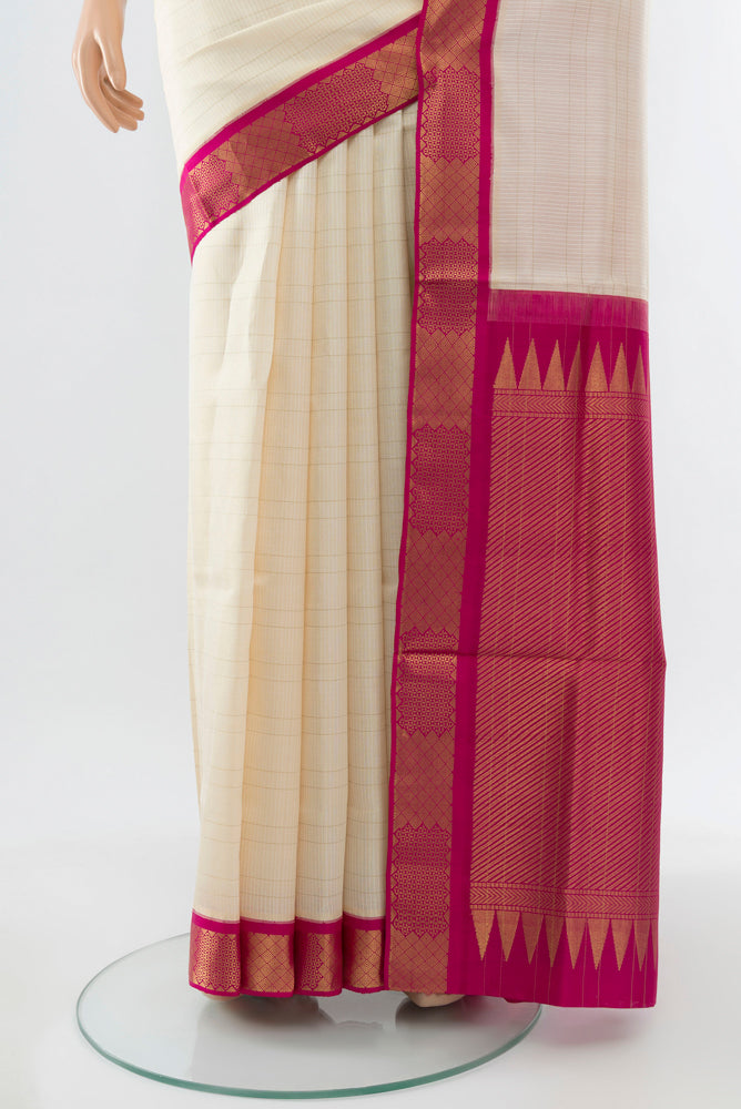 Pleats and pallu of Cream Bangalore Silk - kadyal Saree with Checked design on the body and Silk Border. 