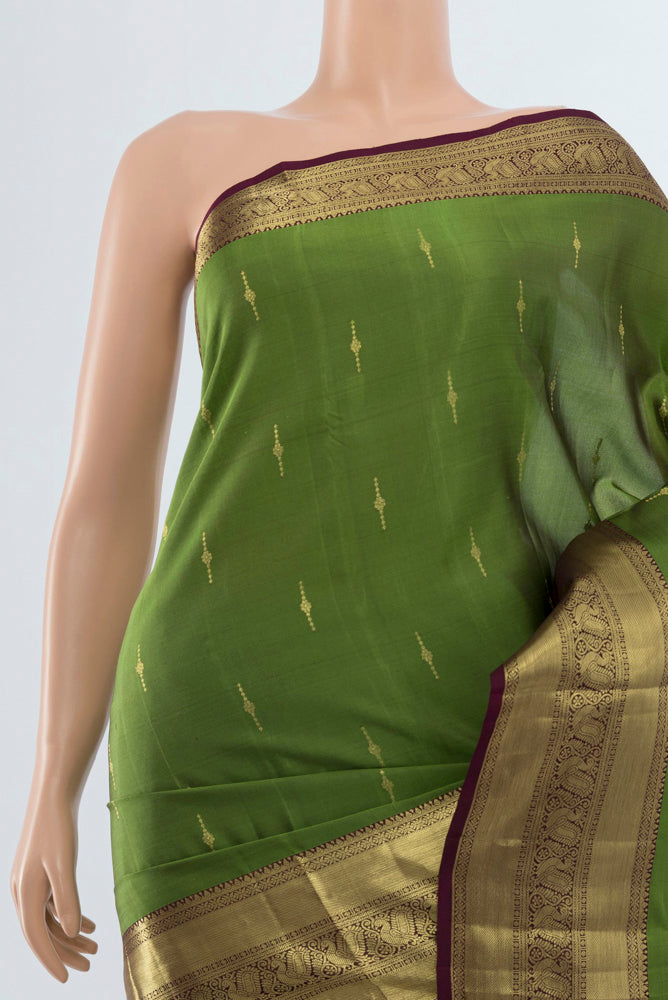 Border image of Light Green Kanchipuram Silk Saree with Zari Butta on the body and Silk Border. 