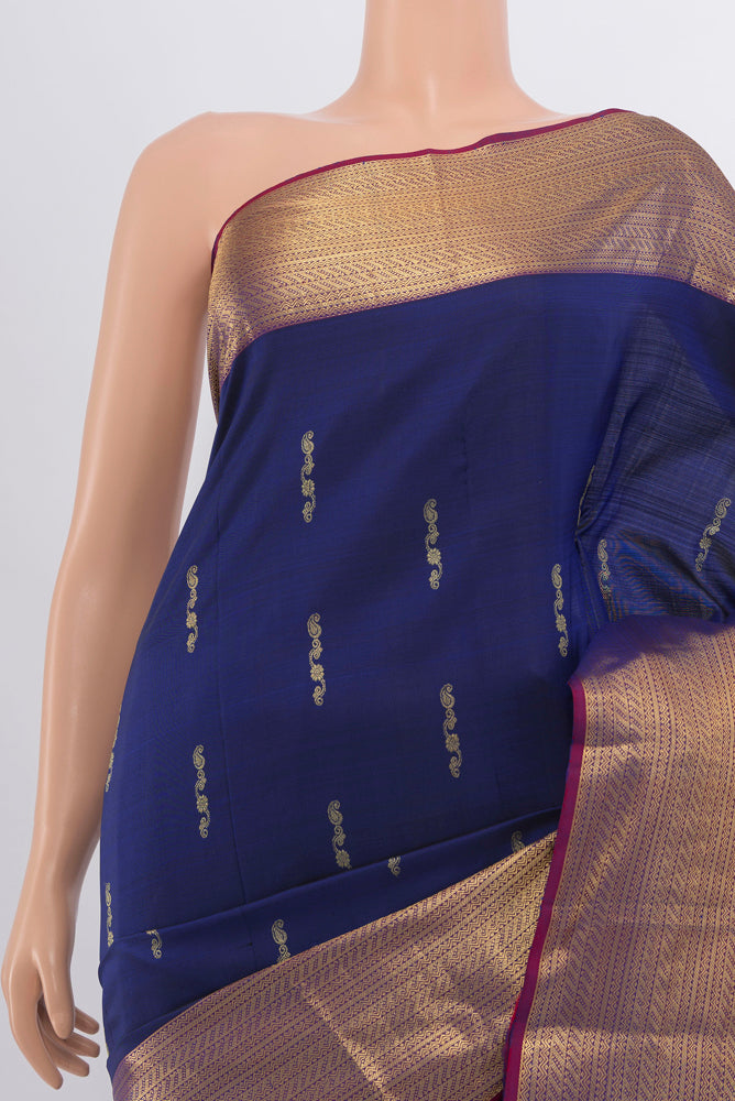 Border image of Dark Blue Kanchipuram Silk Saree with Checked design on the body and Silk Border. 