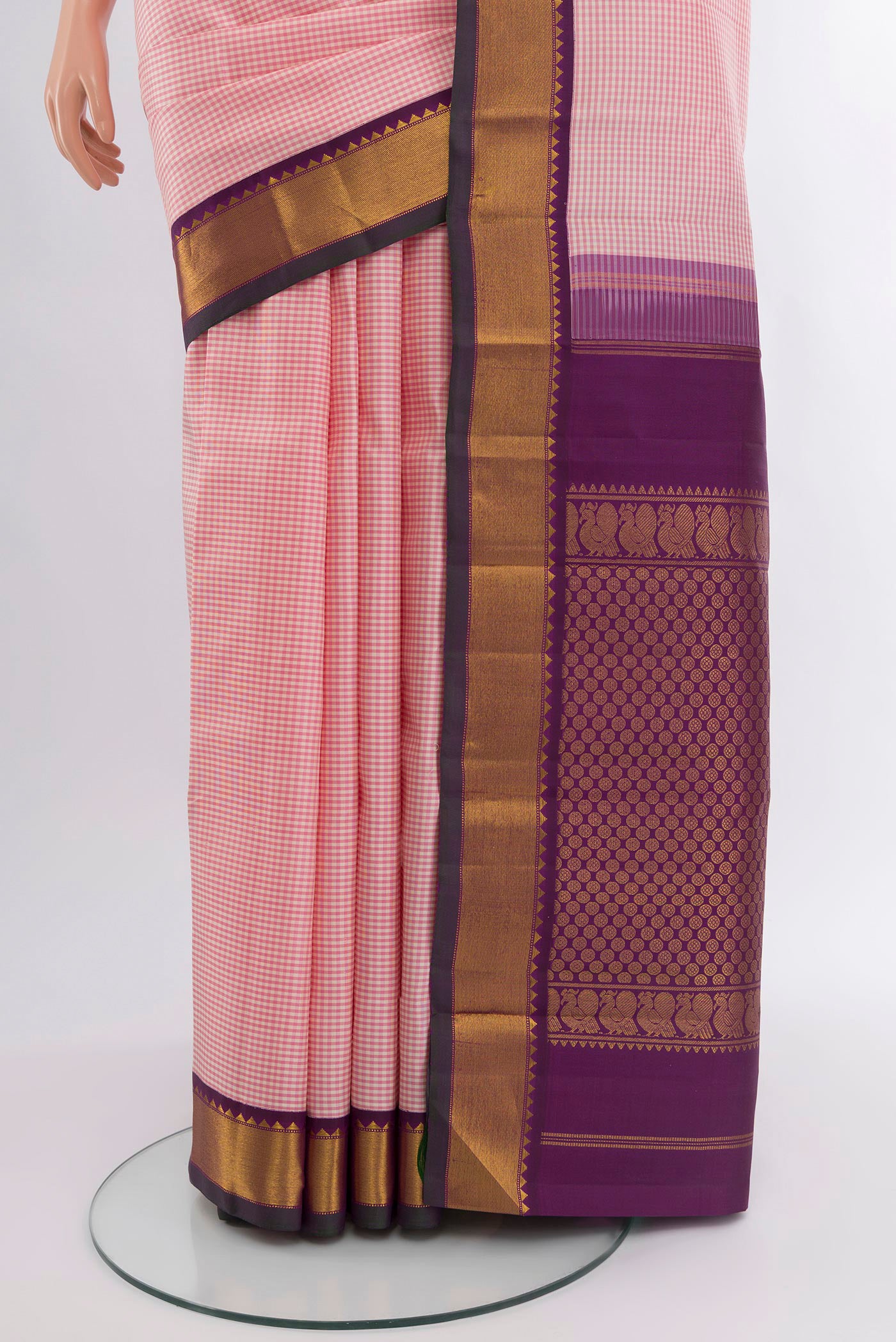 Pleats and pallu of Rose pink Kanjivaram Silk Saree with Checked design on the body and Zari Border. 