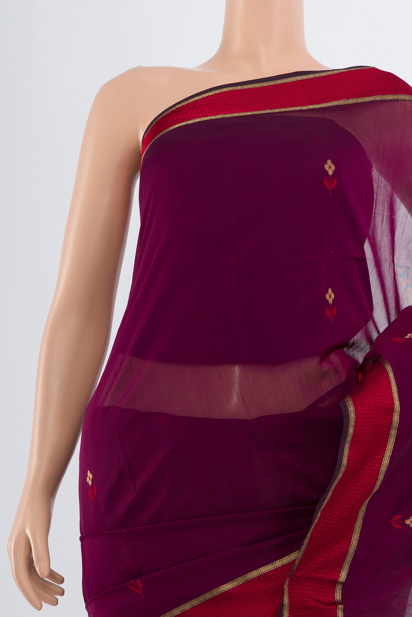 Border image of Purple Maheshwari Silk Cotton Saree with Plain Body and Silk Border. 