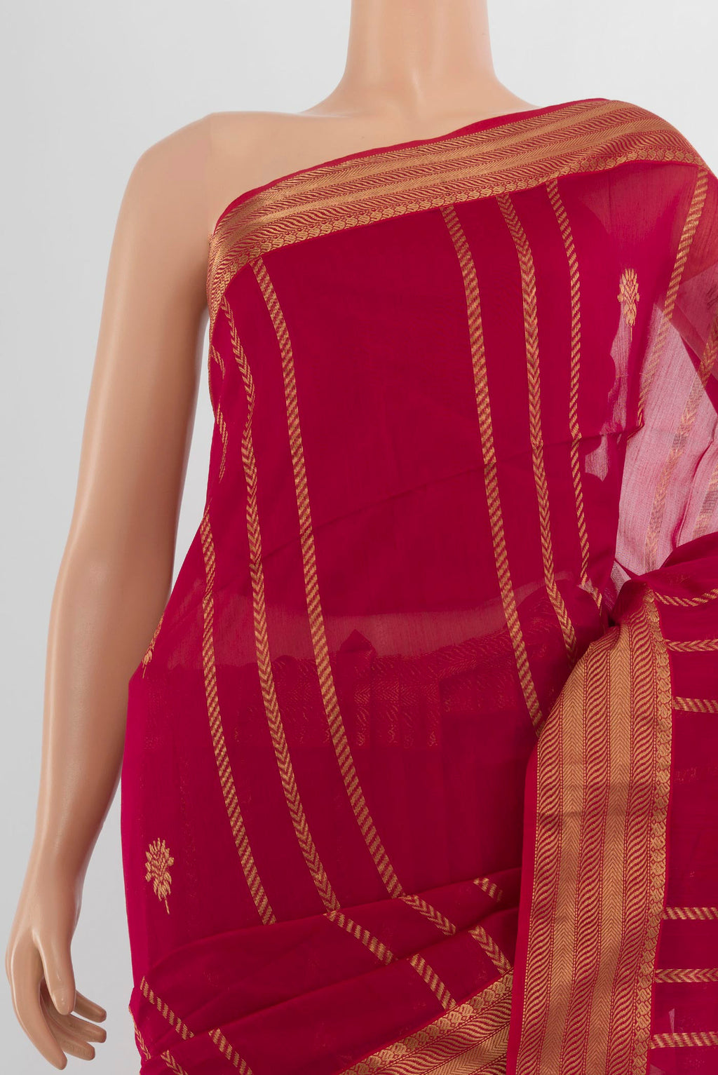 Border image of Dark Pink Maheshwari Cotton Saree with Zari Butta on the body and Silk Border. 