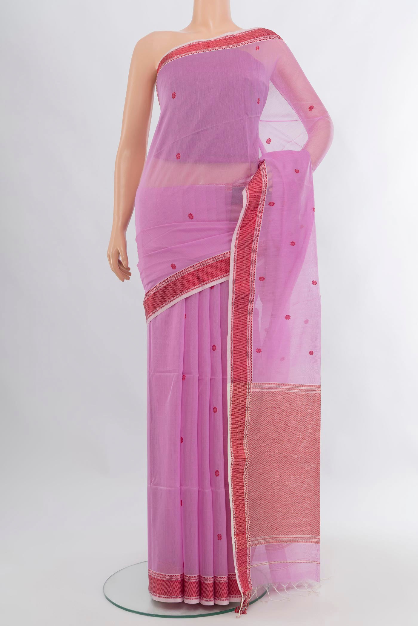 Lavender Maheshwari Silk Cotton Saree with Thread Butta on the body and Thread Border.  displayed on a mannequin