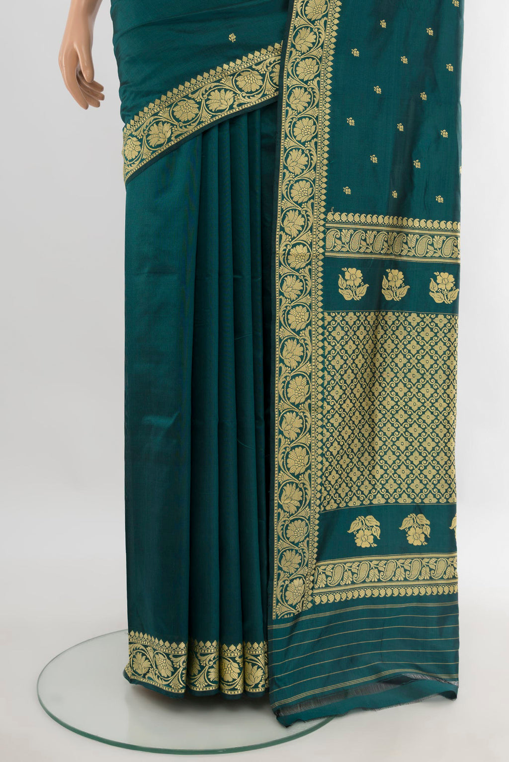 Pleats and pallu of Teal Banarasi Katan Silk Saree with Thread Butta on the body and Thread Border. 