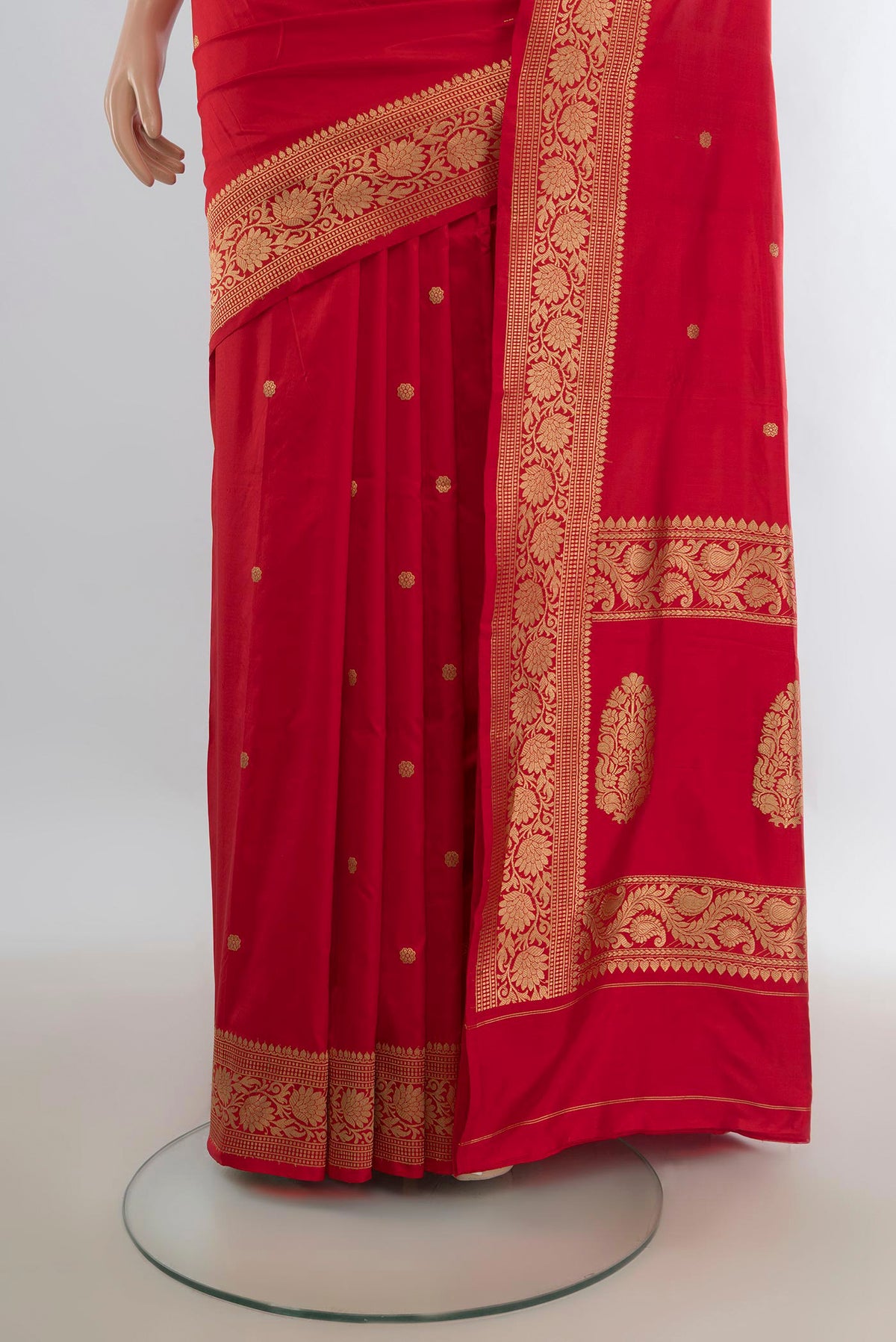 Pleats and pallu of Pure Silk Red Banarasi Katan Saree with Zari Butta on the body and Zari Border. 