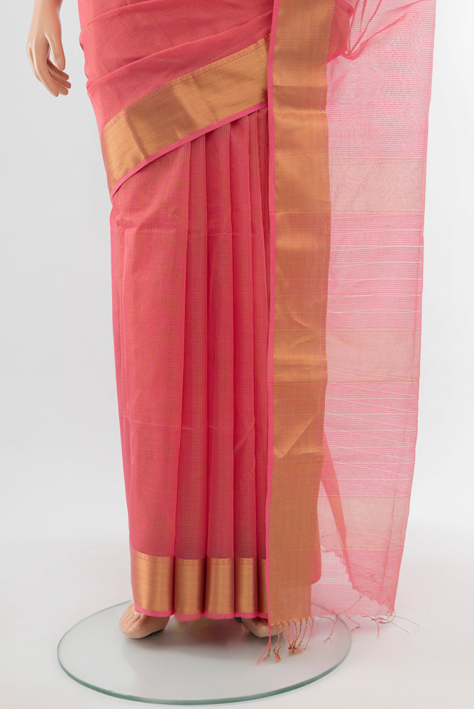 Pleats and pallu of Rose pink Maheshwari Silk Cotton Saree with Checked design on the body and Silk Border. 