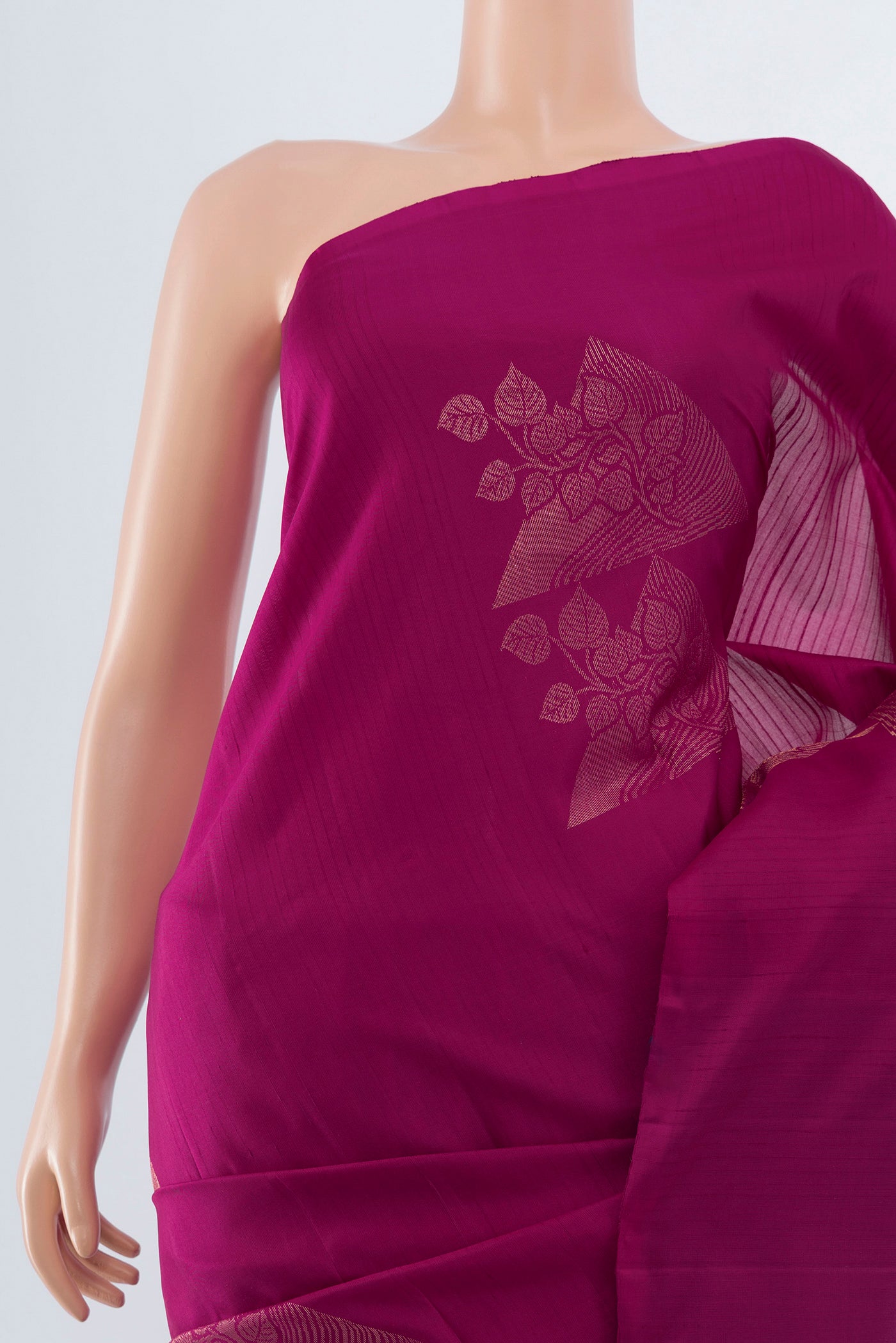 Border image of Pure Silk Pure Zari Purple Soft Saree with Zari Butta on the body and Silk Border. 