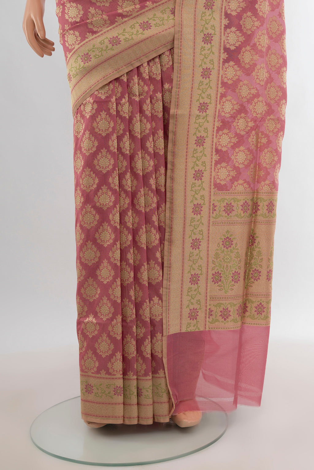 Pleats and pallu of Pink Banarasi Silk Saree with Zari Butta on the body and Zari Border. 